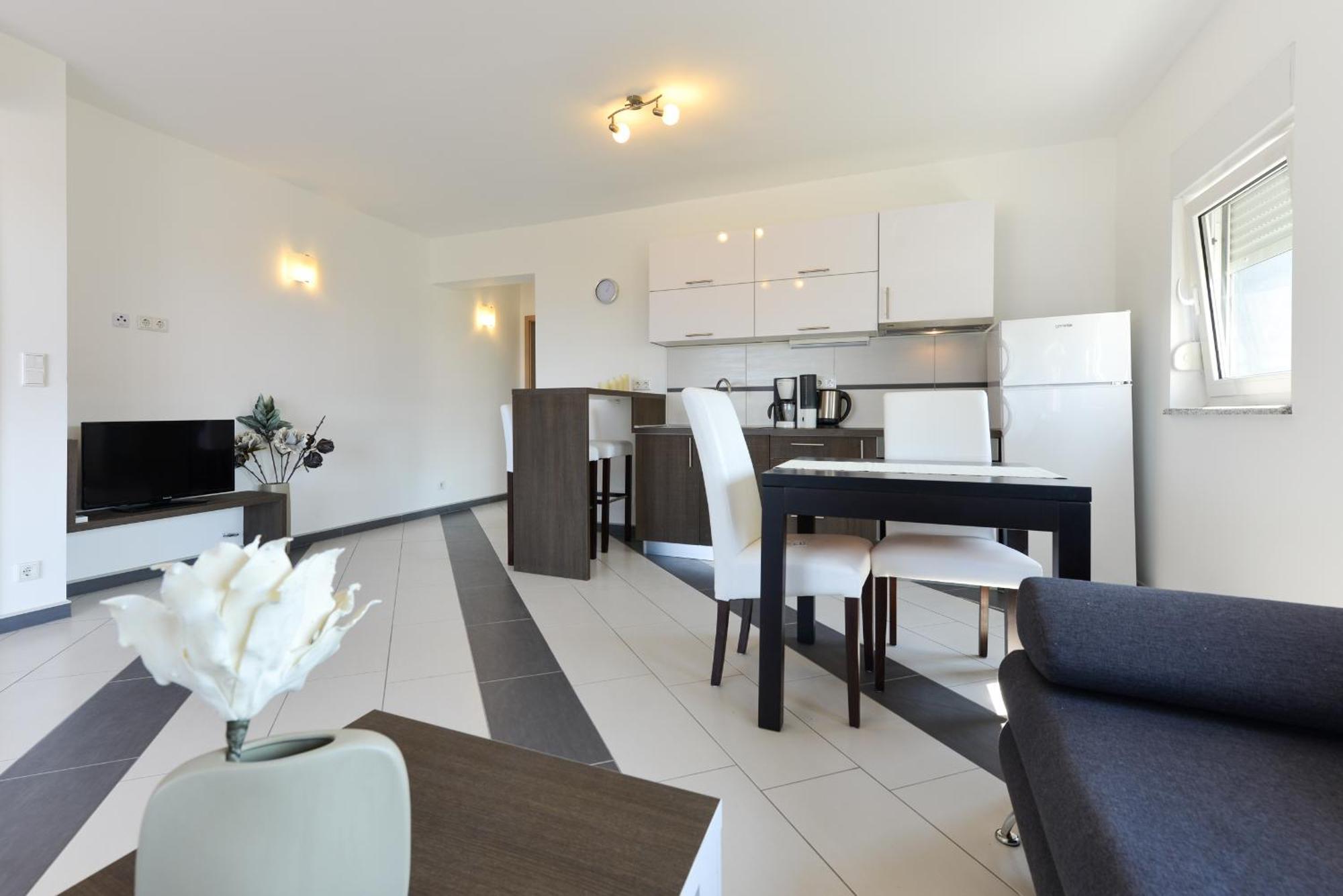 Apartmani Martin Mit Beheiztem Pool With Heated Pool Bibinje Dış mekan fotoğraf