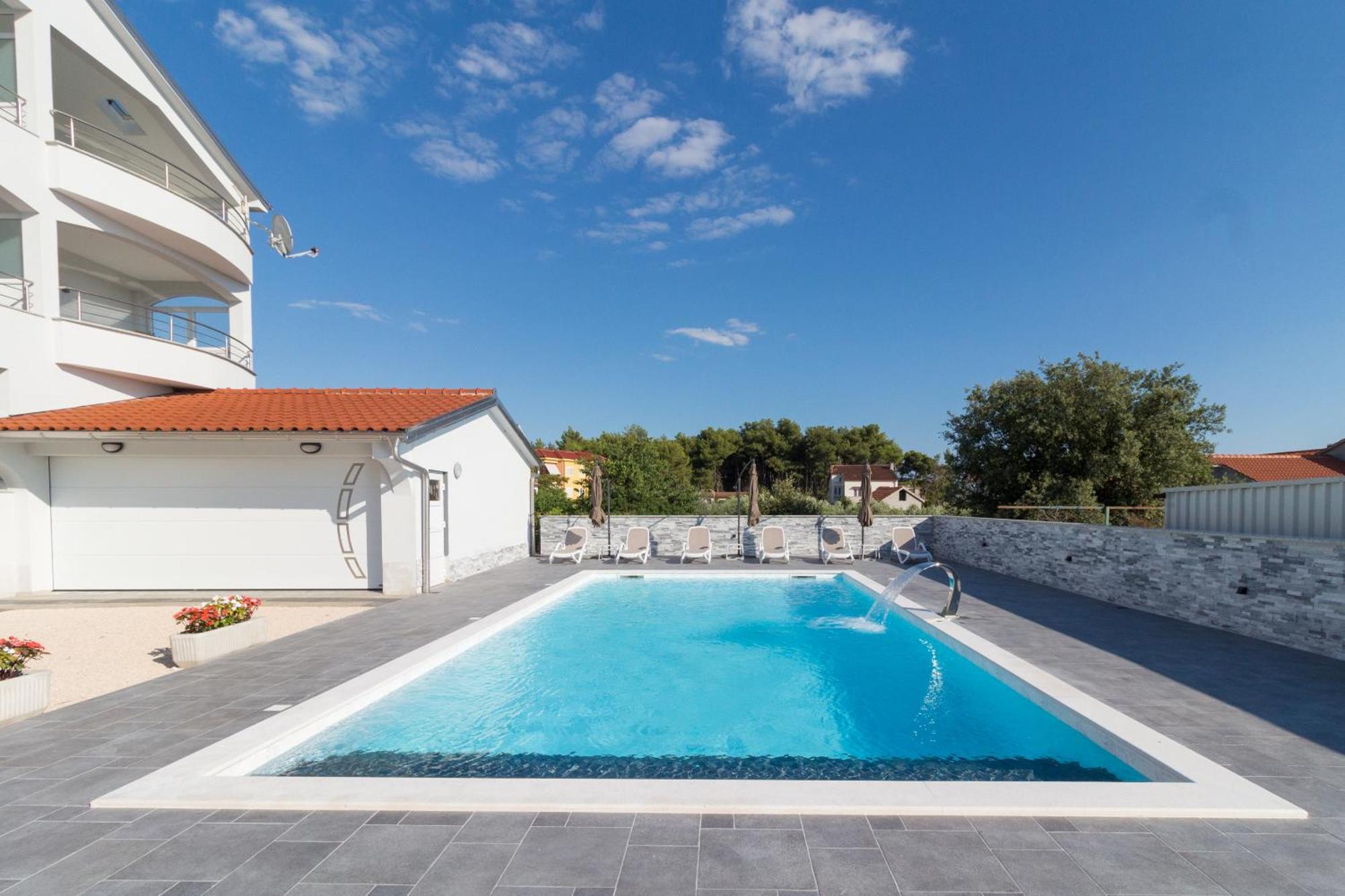 Apartmani Martin Mit Beheiztem Pool With Heated Pool Bibinje Dış mekan fotoğraf